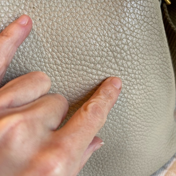 Vintage Dooney & Bourke Webster Bucket Bag in Bone - Picture 13 of 16